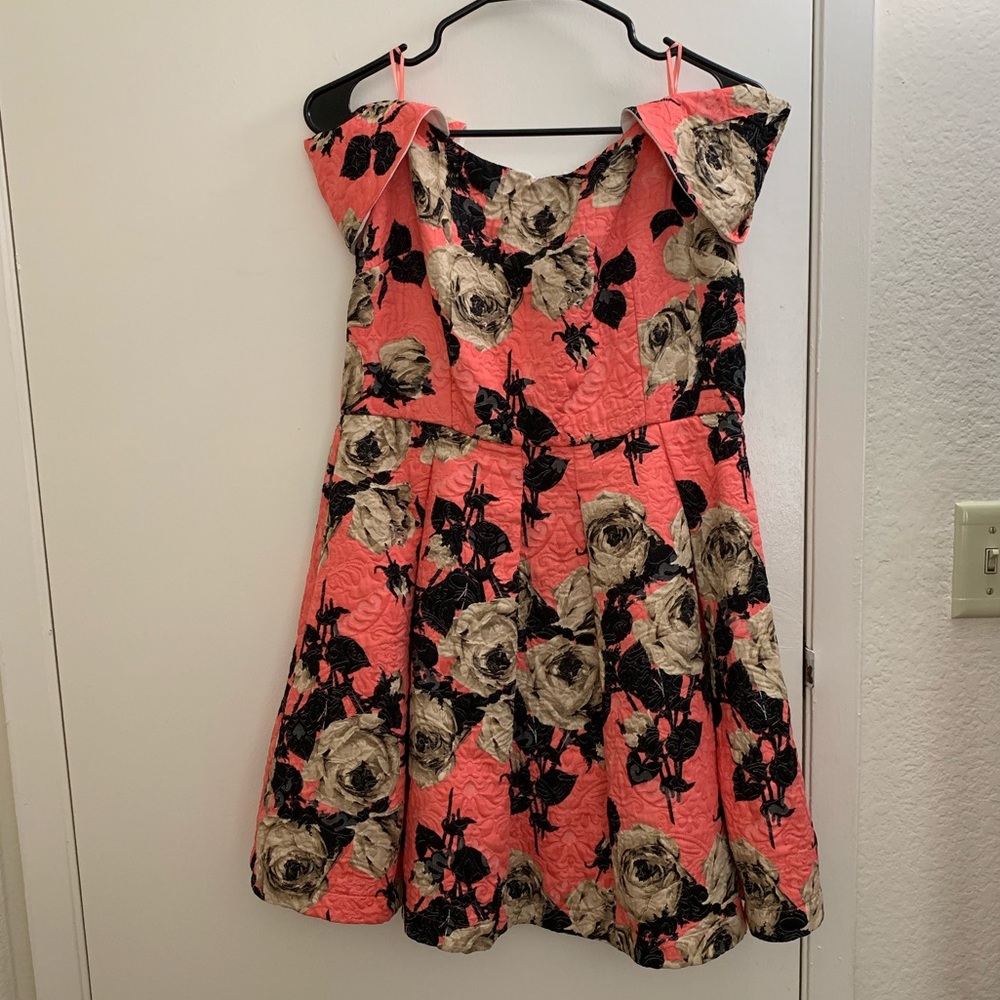 ❤️TopShop off shoulder floral dress